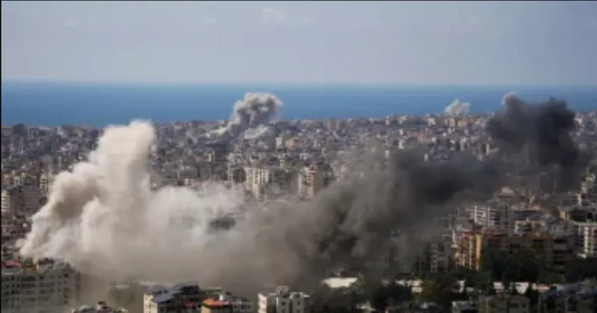 ईरान युद्ध: लेबनान पर सबसे बड़े हवाई हमले की शुरुआत, हिज़बुल्लाह ने इज़राइल में दागे रॉकेट; संघर्षविराम संकट में