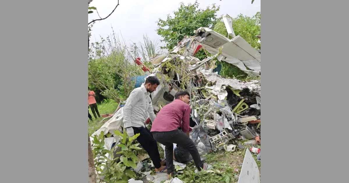 कानपुर में प्रशिक्षण विमान दुर्घटनाग्रस्त, एक पायलट की मौत; दूसरा गंभीर