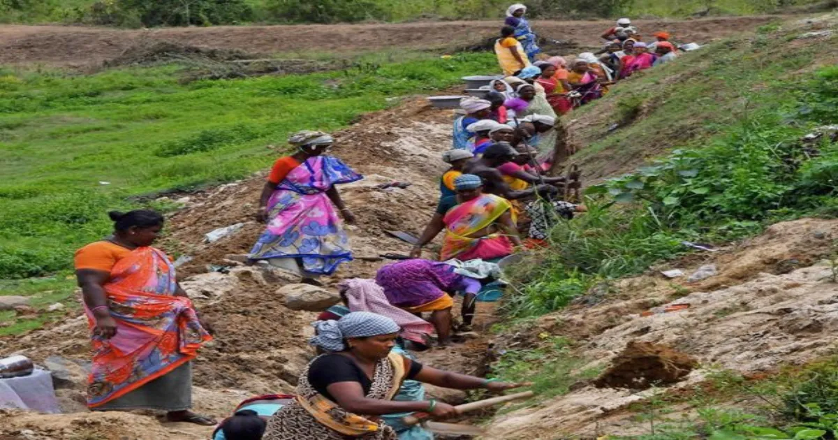 महात्मा गांधी के नाम को हटाना अपमानजनक: नए ग्रामीण रोजगार कानून पर विपक्ष का केंद्र पर हमला