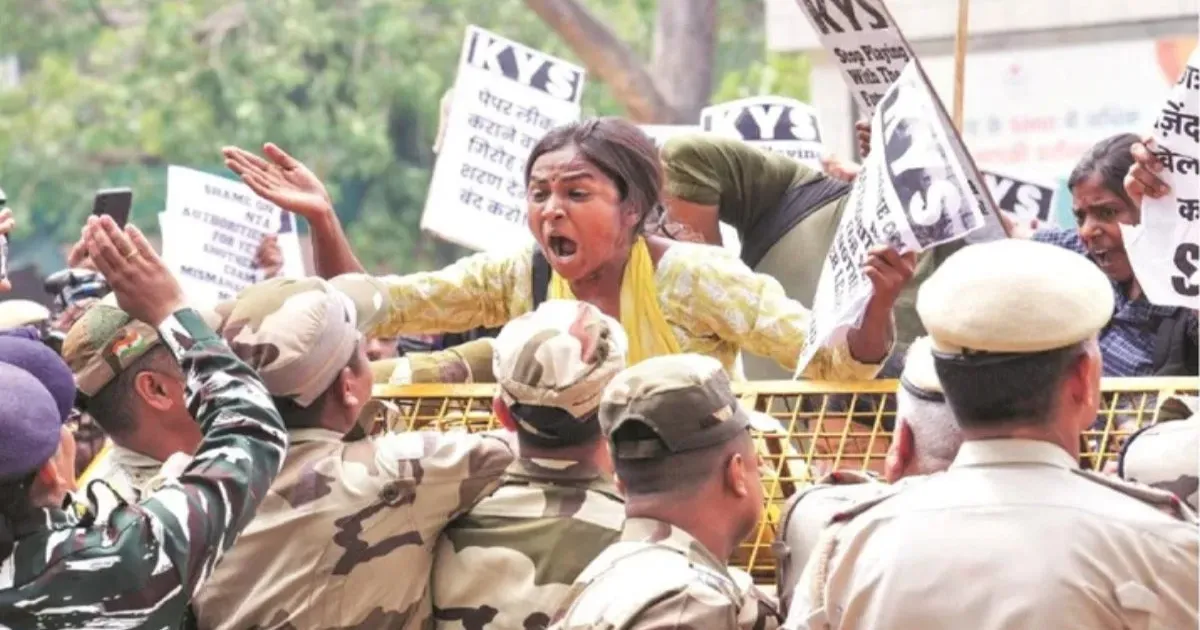 डीयू में यूजीसी इक्विटी नियमों को लेकर झड़पें, विश्वविद्यालय ने शांति बनाए रखने की अपील की