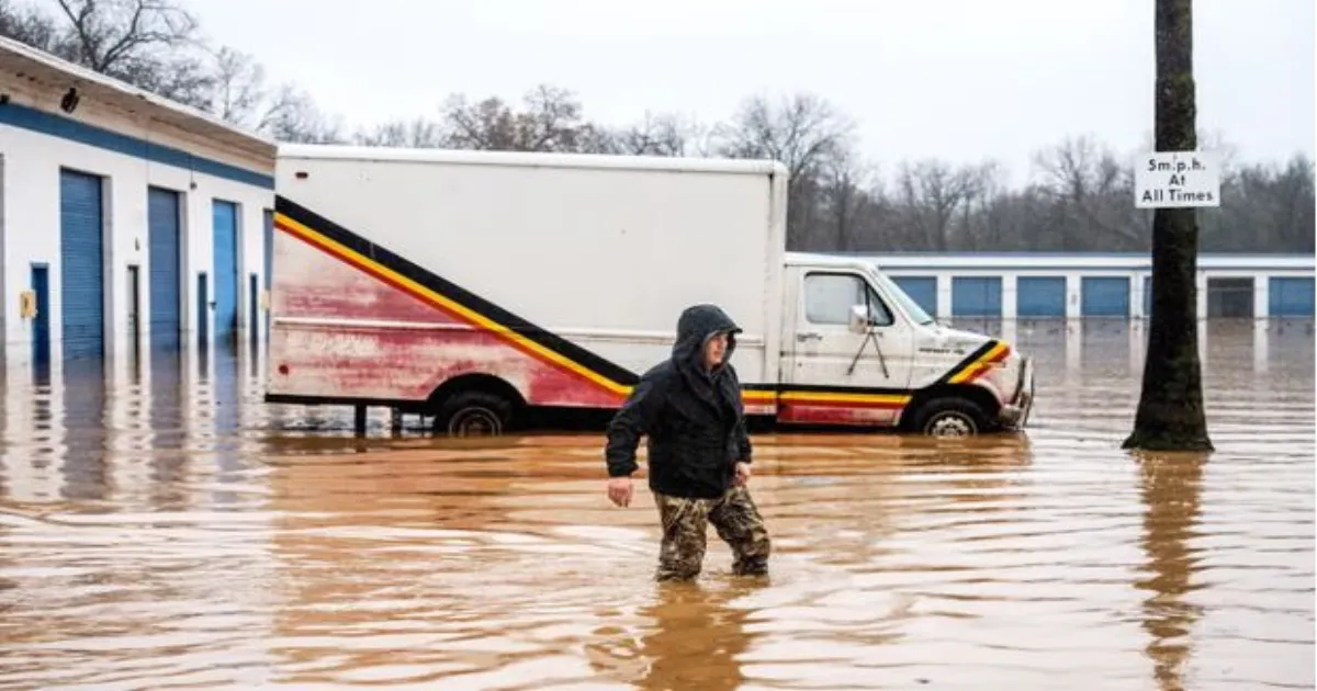 दक्षिणी कैलिफ़ोर्निया में नया तूफान, जलभराव वाले इलाकों में बाढ़ और भूस्खलन का खतरा बढ़ा