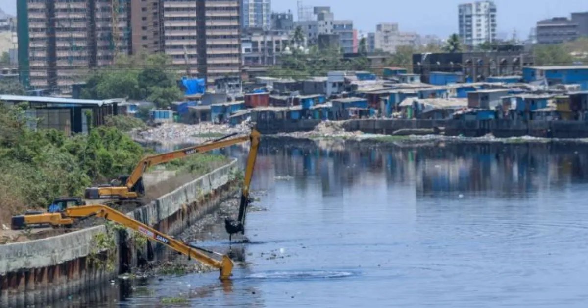मीठी नदी की सफाई: बाढ़ रोकने के लिए बीएमसी ने कम क्षेत्र वाले किनारों पर फोकस किया