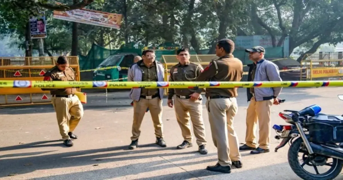 दिल्ली के उस्मानपुर में पुलिस और बदमाशों के बीच मुठभेड़, दो आरोपी घायल; 26 राउंड चली गोलियां