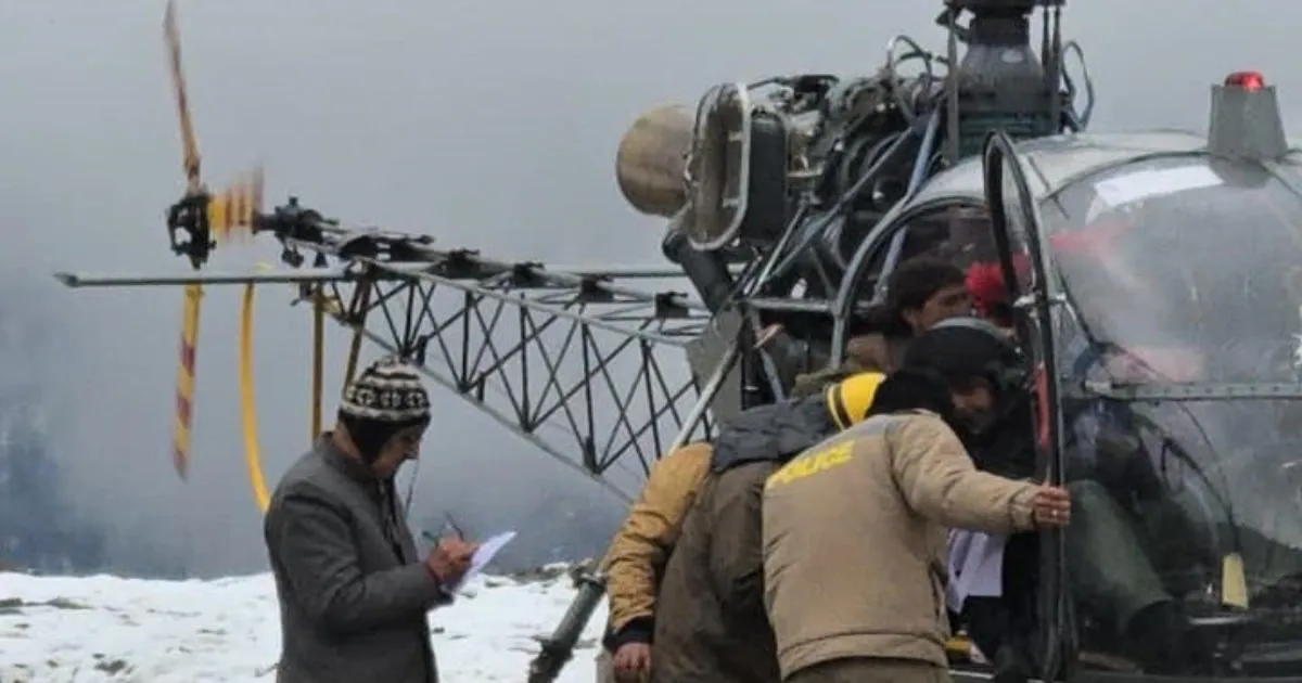हिमाचल के बर्फीले गांव से 85 वर्षीय लकवाग्रस्त महिला को वायुसेना ने सुरक्षित निकाला
