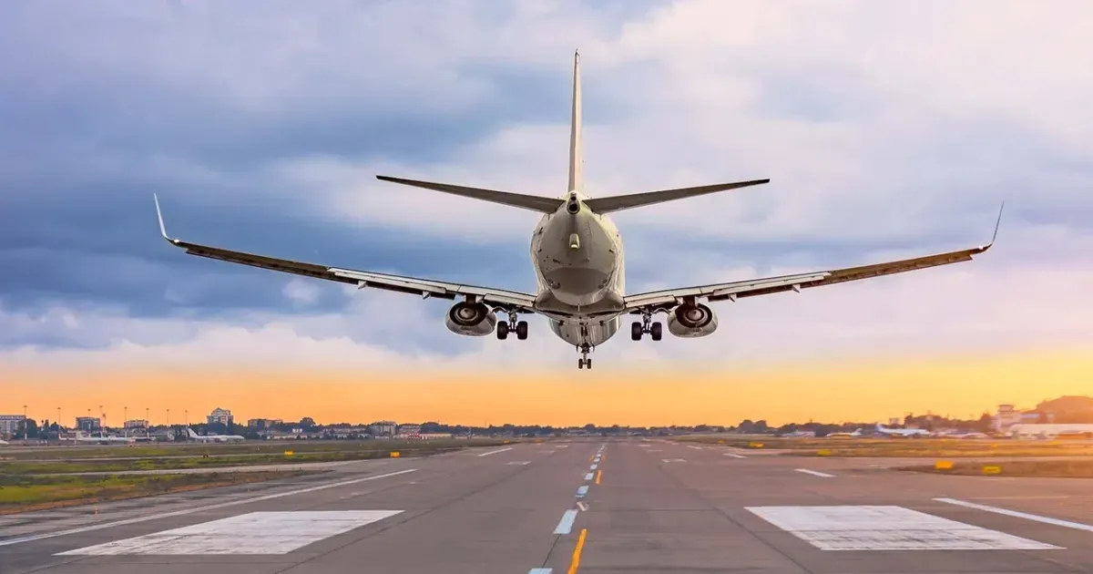 DGCA का नौ हवाई क्षेत्रों में उड़ानों पर विशेष निर्देश, सुरक्षा कारणों से सतर्क रहने की सलाह