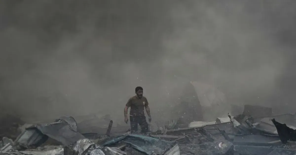 अमेरिका–ईरान तनाव बढ़ा, समुद्री नाकाबंदी के बीच दूसरे दौर की वार्ता की संभावना