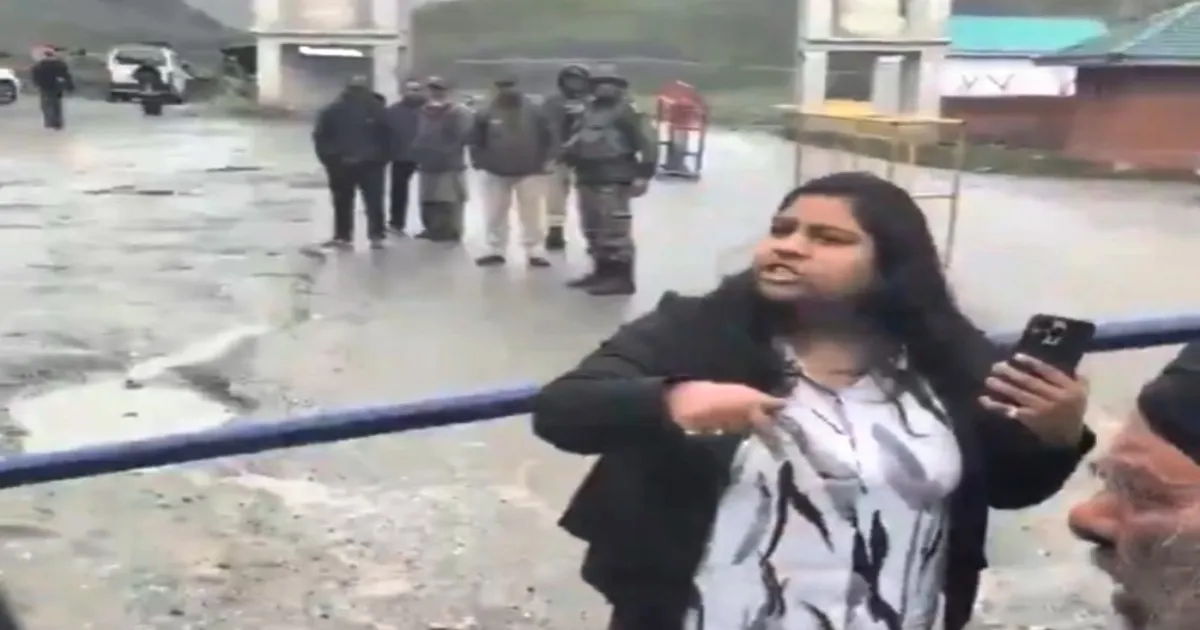 वायरल ‘वी आर जेन जेड’ वीडियो पर युवती ने भारतीय सेना से मांगी माफी