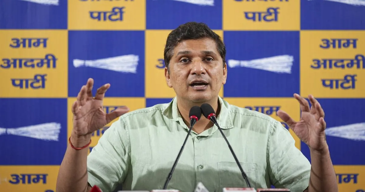 ईडी का आप नेता सौरभ भारद्वाज और अन्य के घरों पर छापे