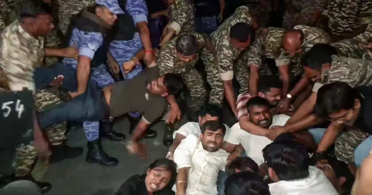 सीजेपी मार्च से पहले दिल्ली में हंगामा, संसद मार्ग थाने के बाहर एनएसयूआई और युवा कांग्रेस के नेता हिरासत में