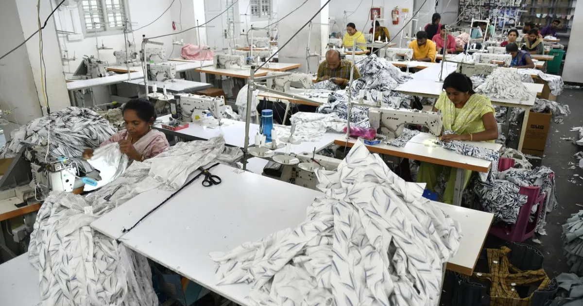 ट्रंप की टैरिफ नीति से कर्नाटक का परिधान उद्योग और एमएसएमई संकट में