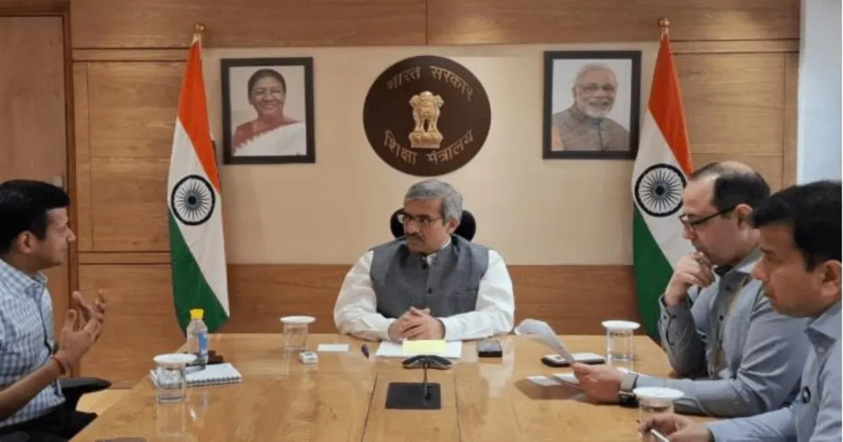 उच्च शिक्षा सचिव ने विश्वविद्यालयों का निरीक्षण किया, स्वच्छता अभियानों में प्रगति की समीक्षा की