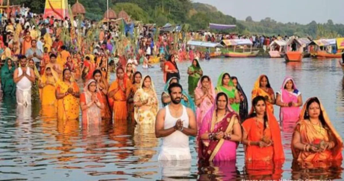 भारतीय रेलवे ने 30 प्रमुख स्टेशनों पर छठ गीत बजाकर घर लौटने वाले यात्रियों का स्वागत किया