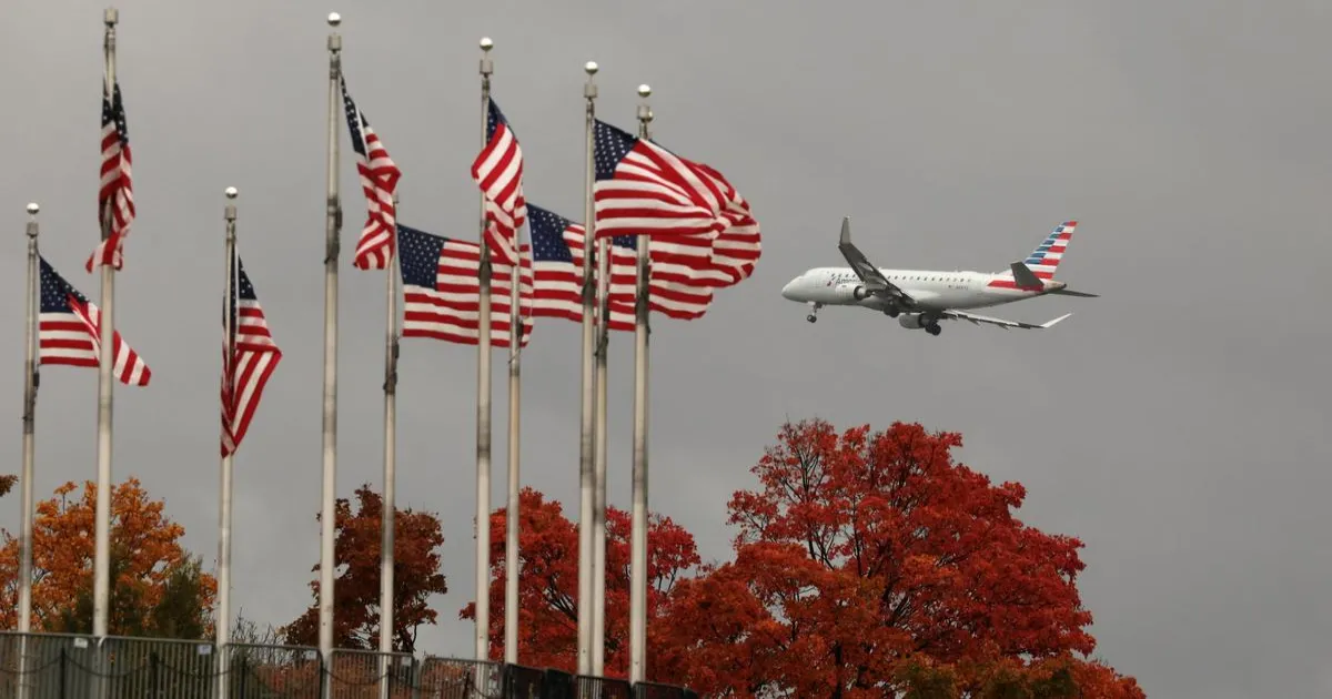 अमेरिका में सरकारी शटडाउन से हवाई यातायात नियंत्रकों की कमी, उड़ानें लगातार देरी से