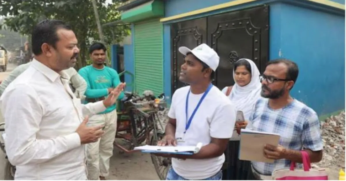 पश्चिम बंगाल में मतदाता सूची संशोधन की शुरुआत: टीएमसी एजेंट की निगरानी में बीएलओ ने किया घर-घर सर्वे, ऐप खराबी से आई दिक्कतें