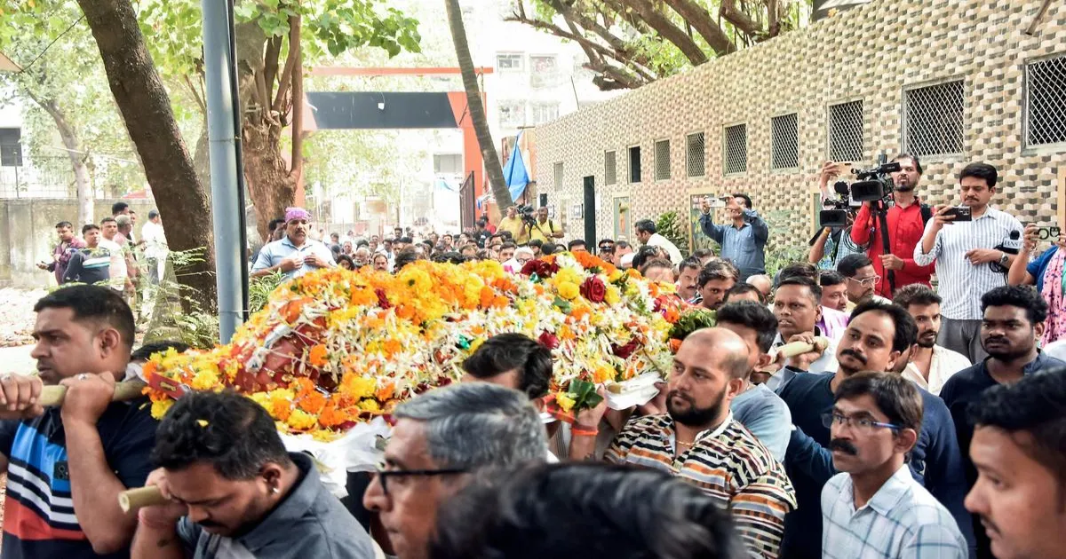 फ्लाइट अटेंडेंट पिंकी माली का मुंबई में अंतिम संस्कार