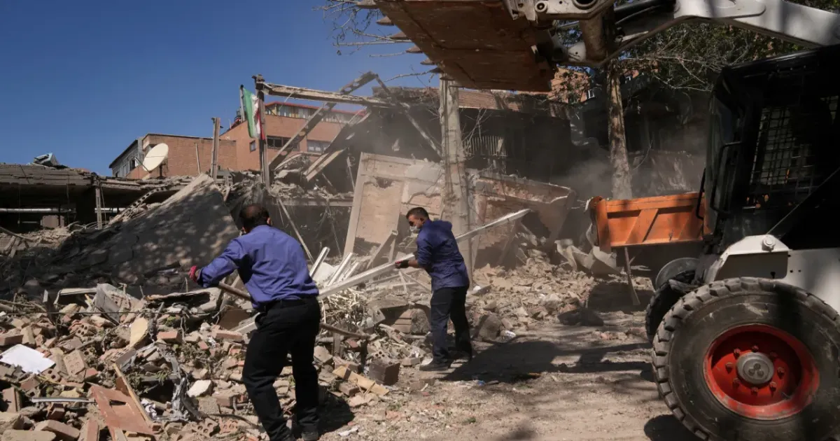 ईरान पर इज़राइल के हमले और ट्रम्प की चेतावनी