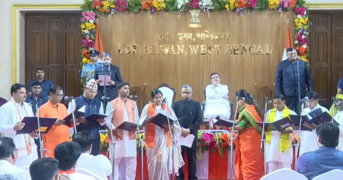 पश्चिम बंगाल में सुवेंदु अधिकारी सरकार का बड़ा मंत्रिमंडल विस्तार, 35 भाजपा विधायकों ने ली मंत्री पद की शपथ