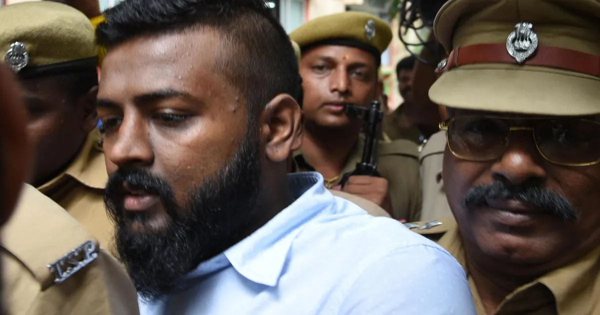 सुकैश चंद्रशेखर की सहयोगी की याचिका पर दिल्ली हाईकोर्ट ने पुलिस से मांगा जवाब, 200 करोड़ रुपये रंगदारी मामले में चुनौती