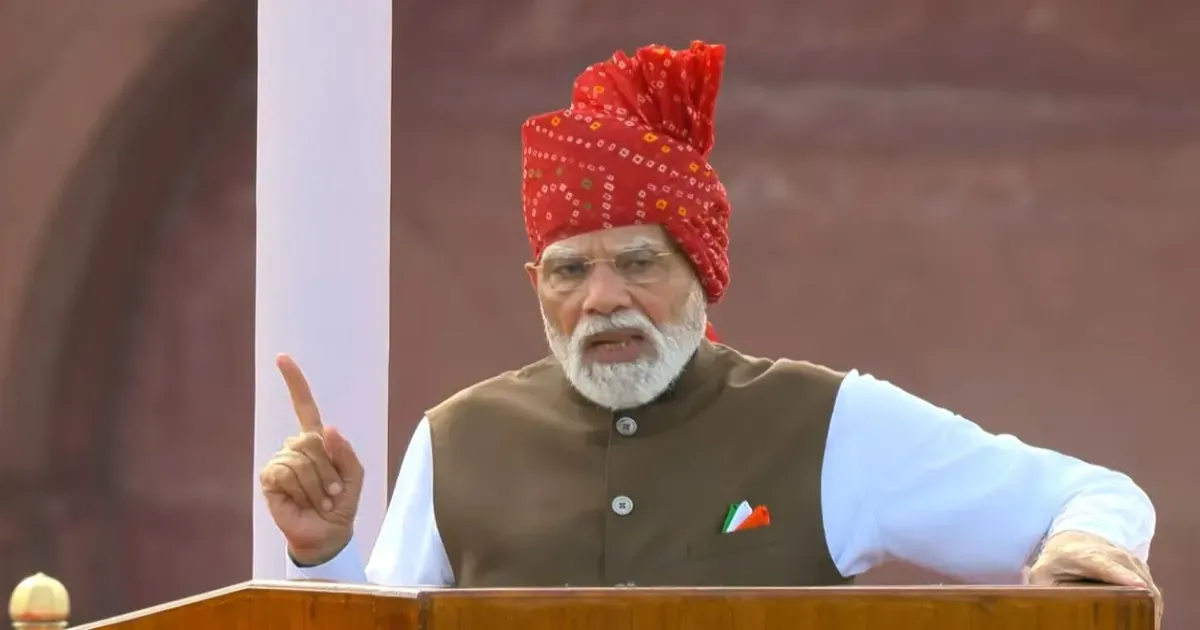 स्वतंत्रता दिवस पर पीएम मोदी का दिमागी नक्सलियों पर हमला, बोले- ऐसे लोगों को अलग-थलग करना जरूरी