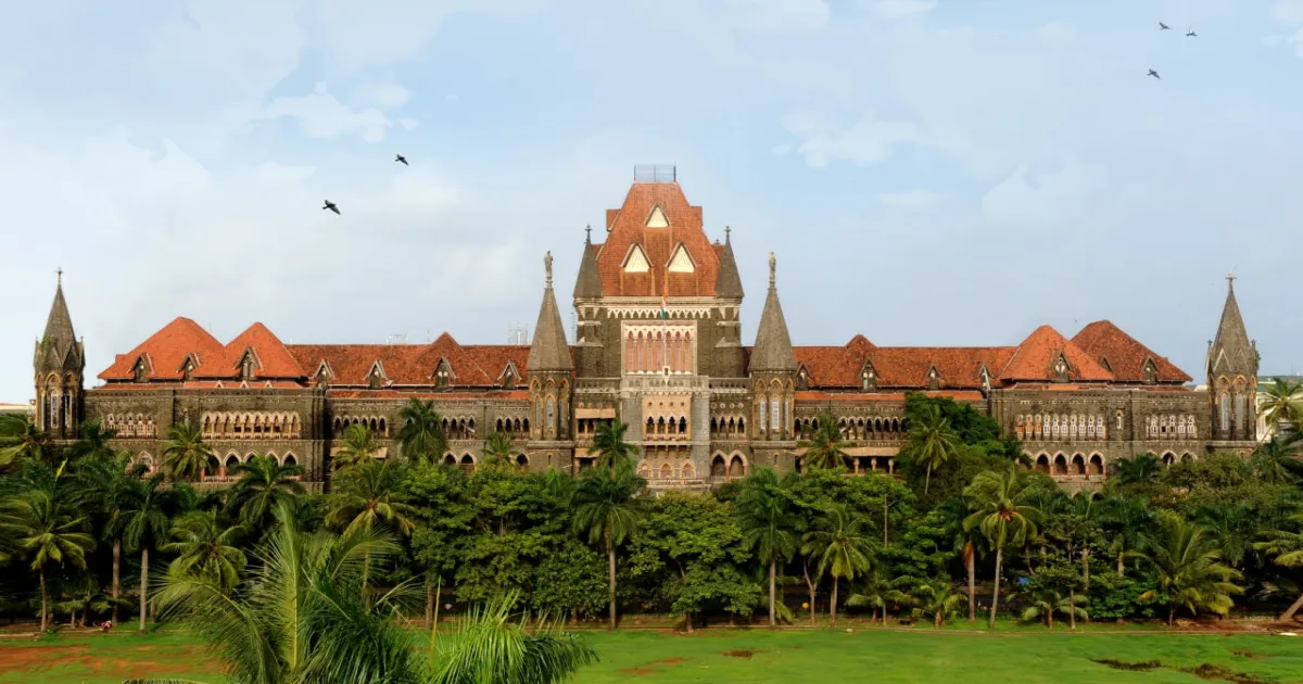 बॉम्बे हाईकोर्ट ने वकील ओझा के खिलाफ मानहानि मामले में अवमानना कार्यवाही शुरू की