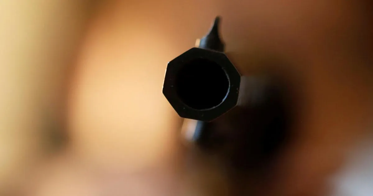 17 वर्षीय युवक पुलिस की गोली से घायल, अनुसूचित जाति युवक और सब-इंस्पेक्टर पर किया था हमला