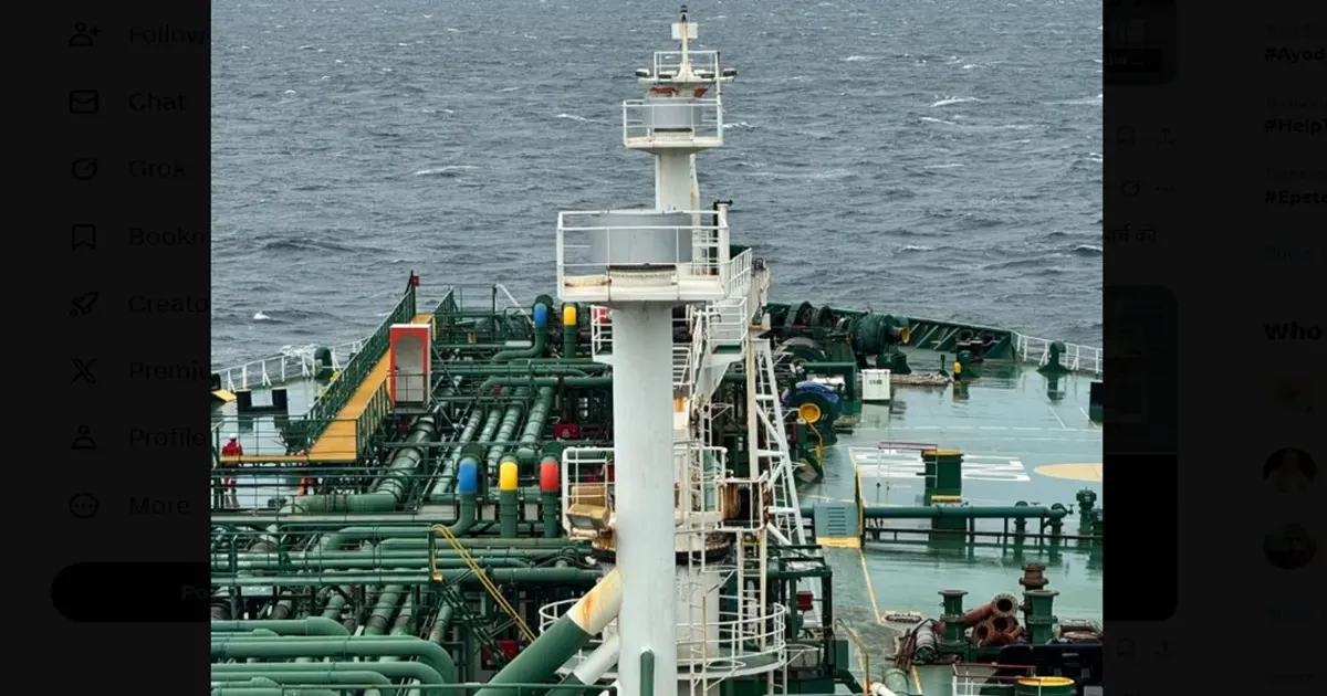 जग वसंत टैंकर 16,000 मीट्रिक टन LPG लेकर गुजरात के वडिनार पोर्ट पहुँचा