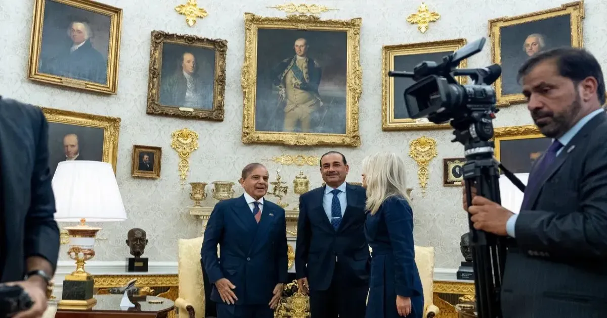 पूर्व पाक मंत्री का बड़ा दावा: असिम मुनीर असल सत्ता के केंद्र, शहबाज शरीफ की अनदेखी