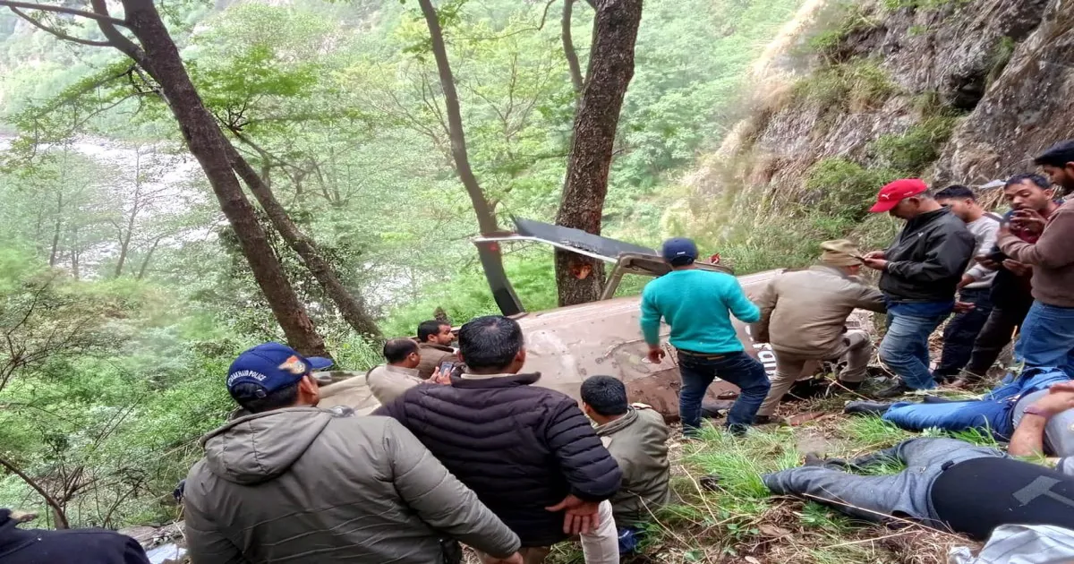 उत्तराखंड हेलिकॉप्टर हादसा: ओवरहेड केबल से टकराकर खाई में गिरा हेलिकॉप्टर – AAIB रिपोर्ट