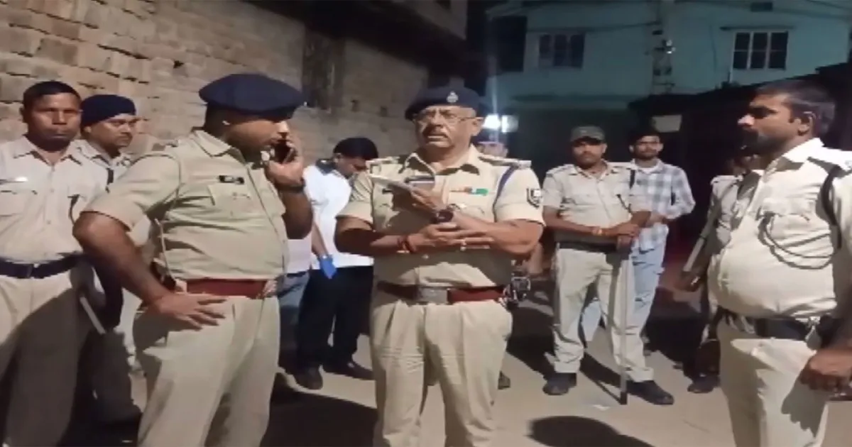 पटना के मनेर में दशहरे के दौरान गोलीबारी, पैक्स अध्यक्ष की मौत, प्रमुख पति घायल