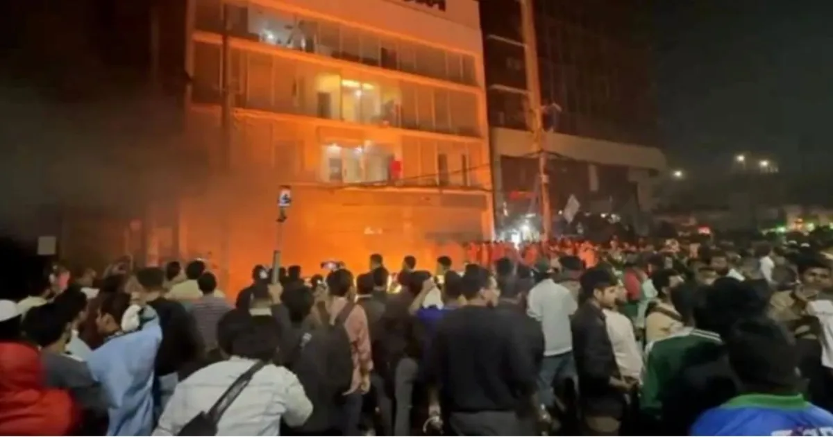 बांग्लादेश में विरोध के बीच भारतीय सहायक उच्चायोग और वीज़ा केंद्र की सुरक्षा कड़ी