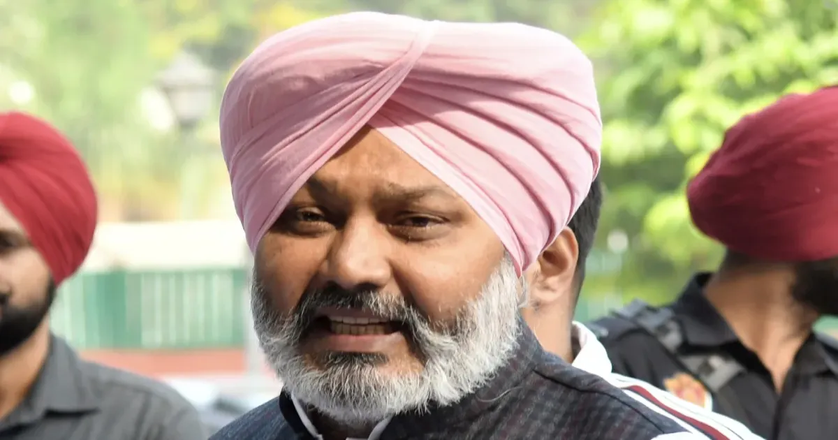 कलानौर में नशा करते पकड़ा गया व्यक्ति कांग्रेस से जुड़ा: पंजाब मंत्री हरपाल सिंह चीमा