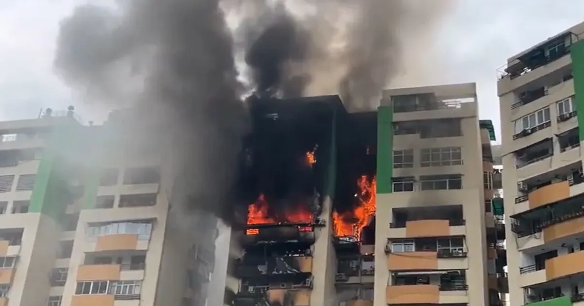 गाजियाबाद के गौर ग्रीन एवेन्यू में भीषण आग, सात मंजिलें प्रभावित, मुख्यमंत्री योगी आदित्यनाथ ने निर्देश दिए