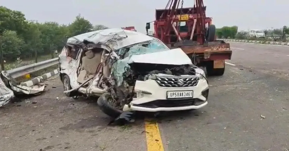 यूपी के उन्नाव में आगरा-लखनऊ एक्सप्रेसवे पर भीषण हादसा, बस-कार टक्कर के बाद 5 की मौत, 8 घायल