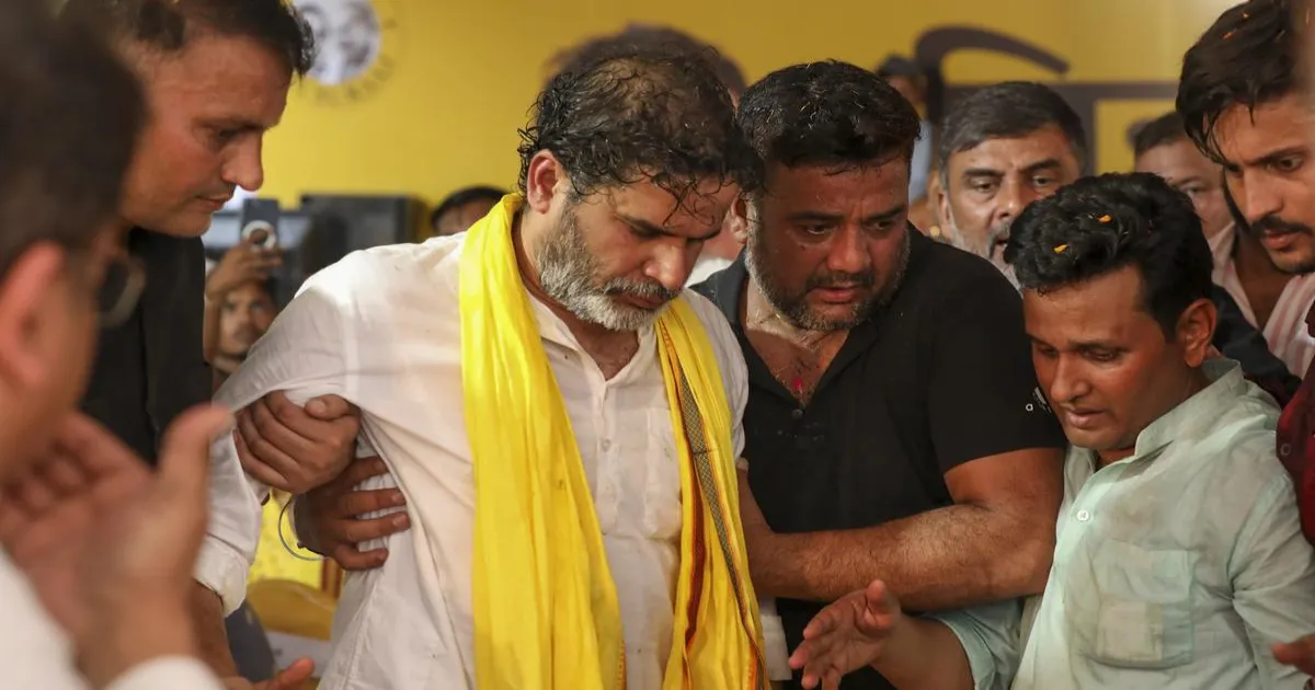 prashant-kishor-leaves-bihar-rally-in-anger-party-claims-injury