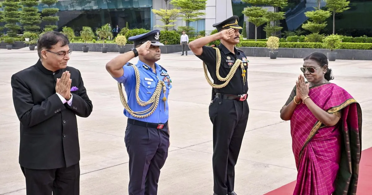 राष्ट्रपति द्रौपदी मुर्मू तीन देशों की यूरोपीय यात्रा पर रवाना, व्यापार और तकनीकी संबंधों को मिलेगा बढ़ावा