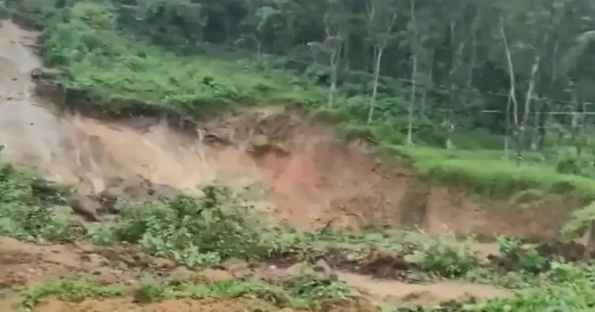 केरल के इडुक्की में भारी बारिश से तबाही, भूस्खलन में तीन की मौत, कई लोगों के मलबे में दबे होने की आशंका