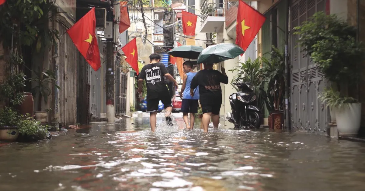 vietnam-thailand-floods-landslides-eight-dead