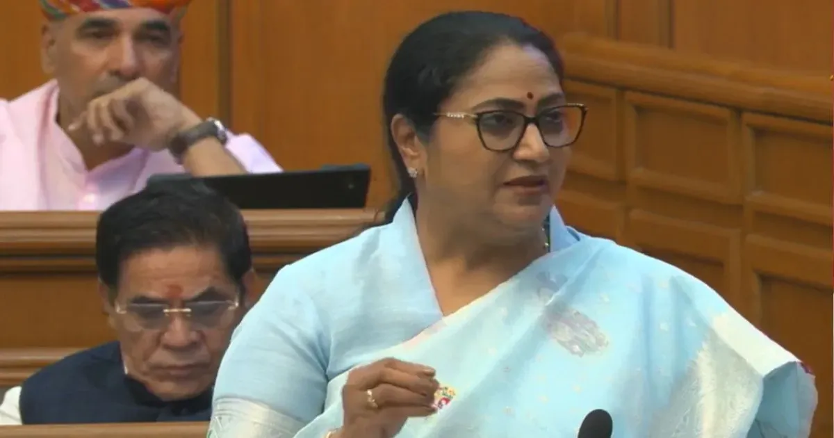 दिल्ली बजट 2026-27: धूल-मुक्त सड़कों के लिए 1,352 करोड़ रुपये का आवंटन, सीएम रेखा गुप्ता ने किए कई प्रमुख घोषणाएं