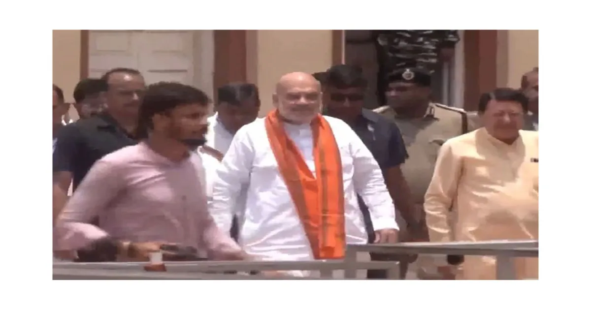 अमित शाह ने कोलकाता के दक्षिणेश्वर काली मंदिर में की पूजा-अर्चना, भाजपा विधायक दल बैठक से पहले आशीर्वाद लिया 