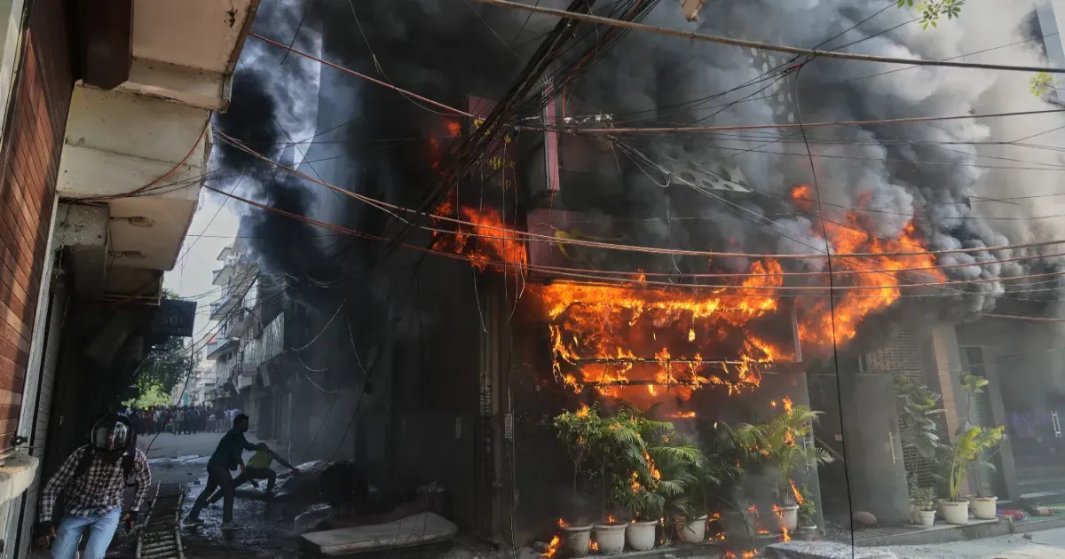 मालवीय नगर अग्निकांड: छह कमरों की अनुमति, 25 कमरे बनाकर चलाया जा रहा था होटल, 21 लोगों की मौत