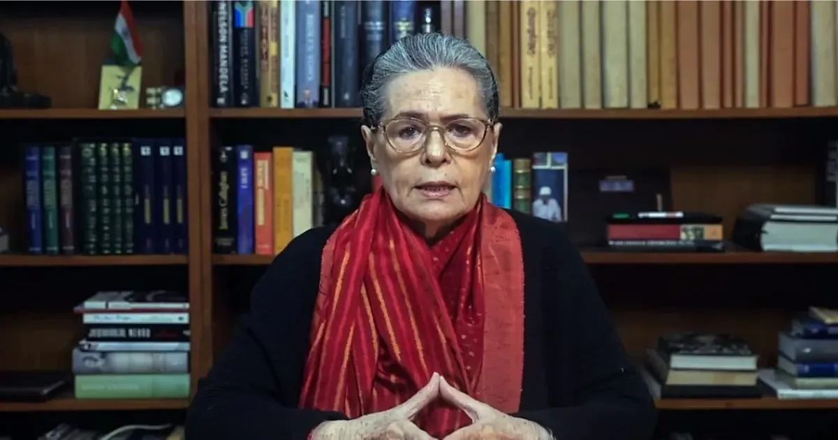 गाज़ा पर सोनिया गांधी के लेख से सियासी घमासान, कांग्रेस–बीजेपी में तीखी बयानबाज़ी