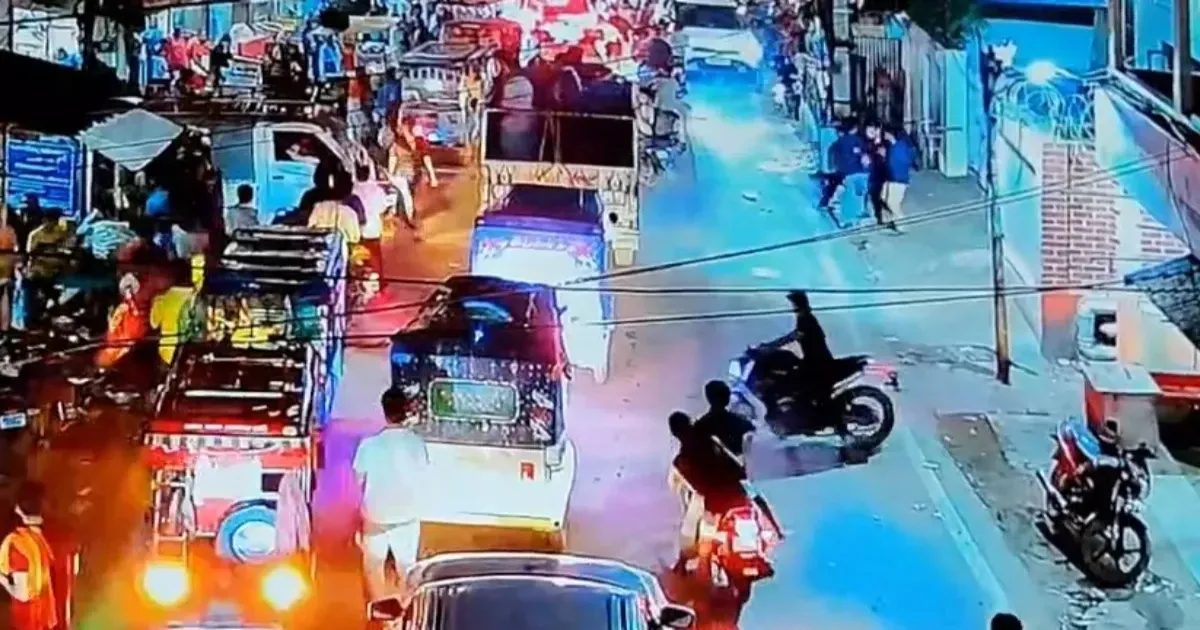 नीतीश कुमार के आवास के बाहर दिनदहाड़े फायरिंग, दो युवक घायल; सीसीटीवी में कैद हुई वारदात