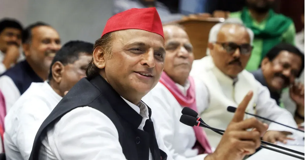 मंदिर का मान क्यों गिराया? राम मंदिर चंदा मामले को लेकर अखिलेश यादव का बीजेपी पर काव्यात्मक हमला