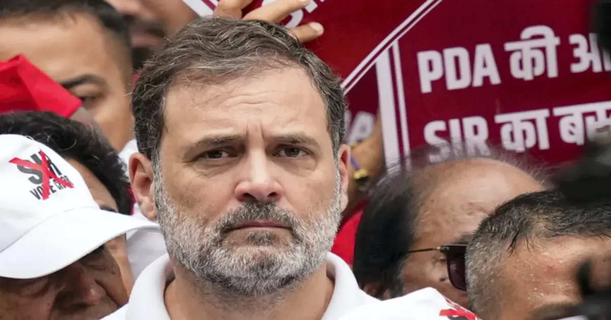 राहुल गांधी ने फॉर्म-6 में बदलाव पर चुनाव आयोग से पूछा- आदेश किसने दिया