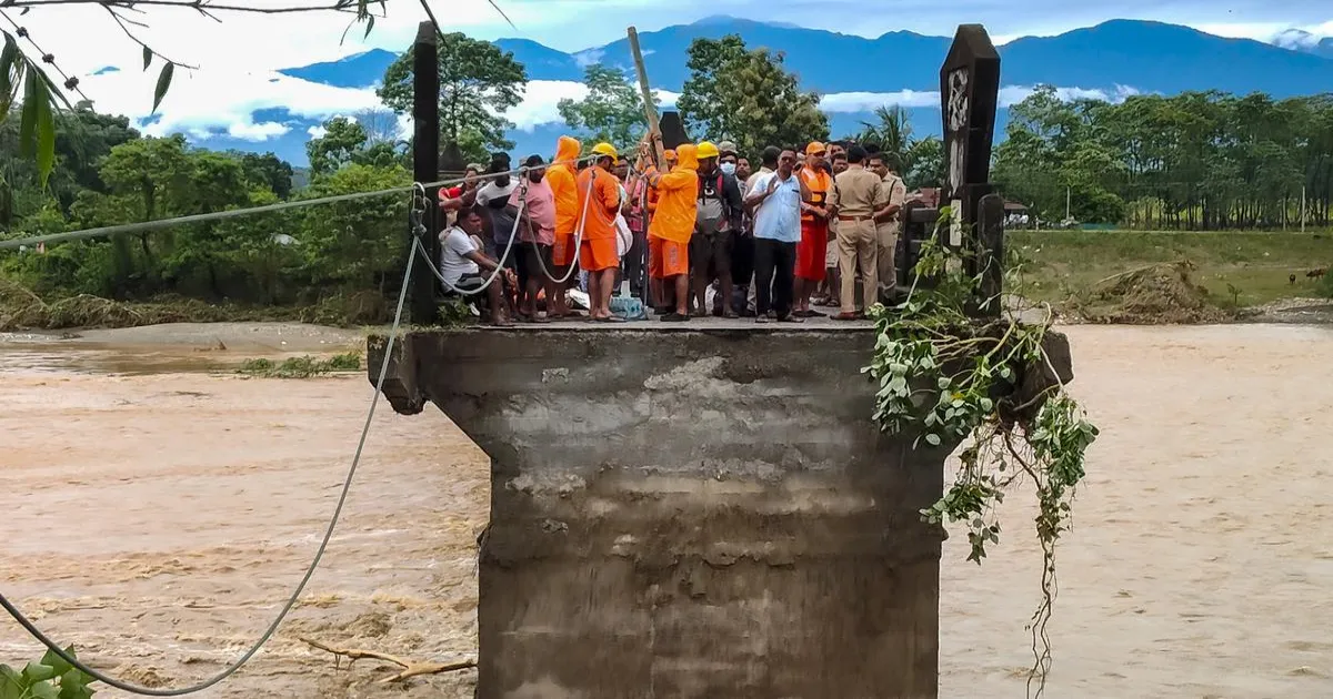 दशक में सबसे भयंकर दार्जिलिंग भूस्खलन में कम से कम 23 की मौत, मुख्यमंत्री ममता बनर्जी ने खोला 24x7 नियंत्रण कक्ष