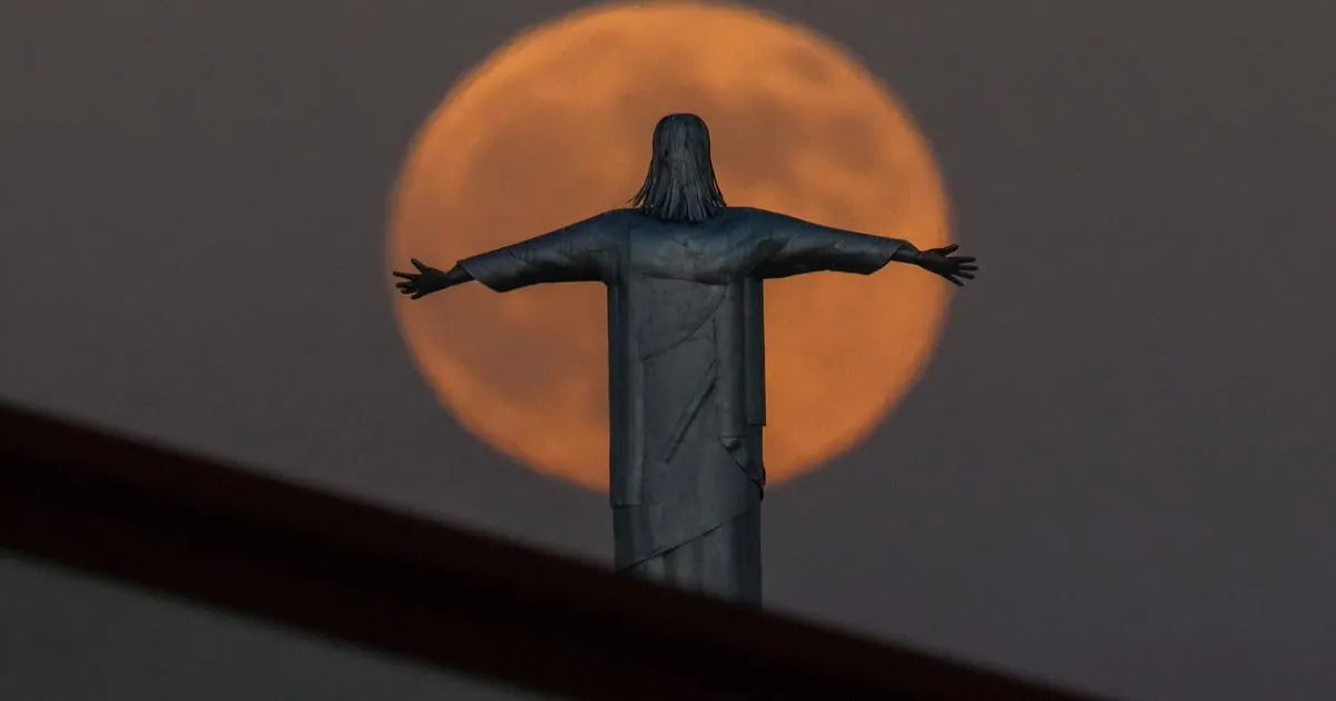AI-enters-religion-faith-divided