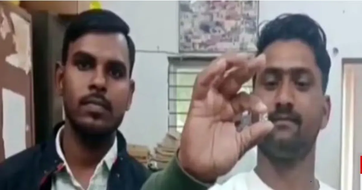 तीन दिन की खुदाई में दो युवकों को मिला 15 कैरेट का हीरा, कीमत 50 लाख रुपये