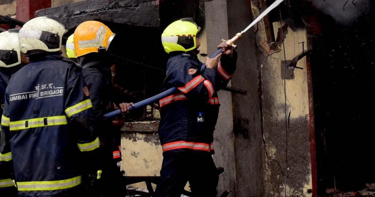 मुंबई के गोरेगांव में भीषण आग: एक ही परिवार के तीन सदस्यों की मौत