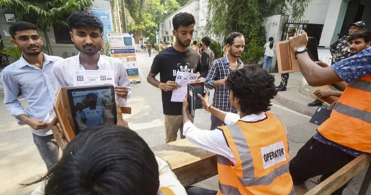 NEET री-एग्जाम 2026 से पहले NTA की सुरक्षा एडवाइजरी जारी, एडमिट कार्ड को लेकर WhatsApp पर भेजे जा रहे अलर्ट
