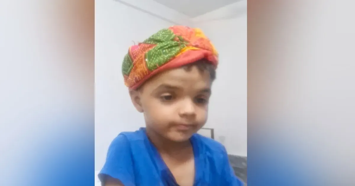 ग्रेटर नोएडा में पानी से भरे गड्ढे में गिरकर 6 वर्षीय बच्चे की मौत, सुरक्षा इंतजामों पर उठे सवाल